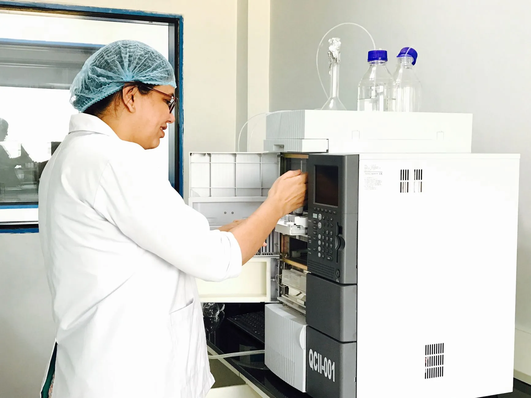 东莞劳保手套织造工艺与耐磨性能技术解析