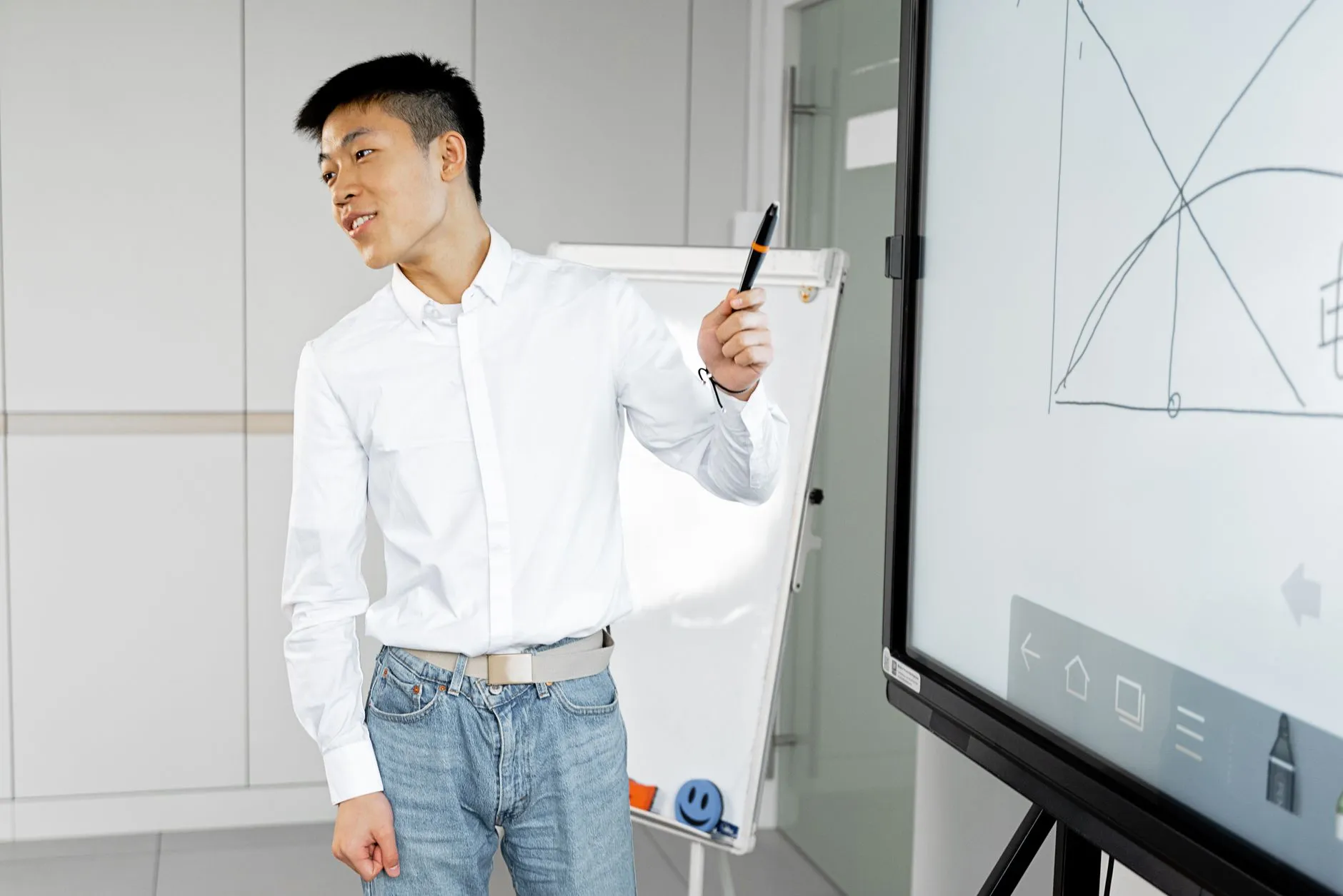 东莞欣荣手套织造解析劳保手套在建筑工地的防滑耐磨标准
